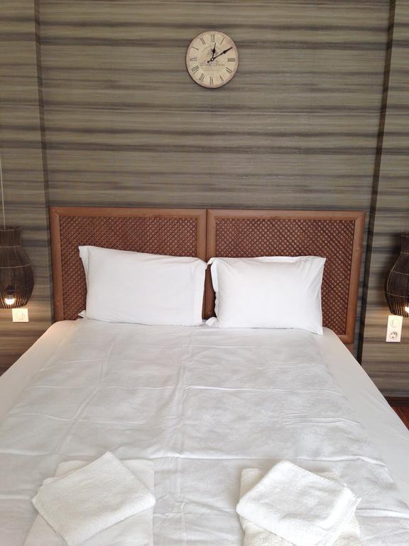 Guest Rooms Maria Luiza Varna Extérieur photo