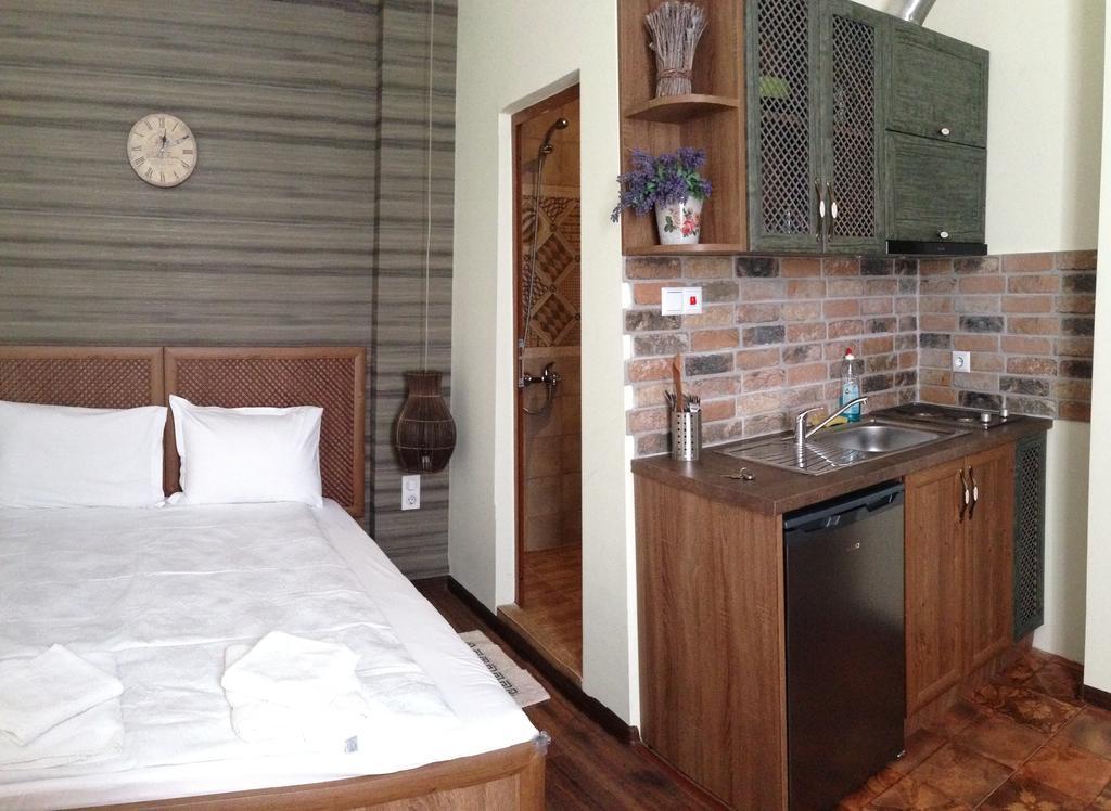 Guest Rooms Maria Luiza Varna Extérieur photo