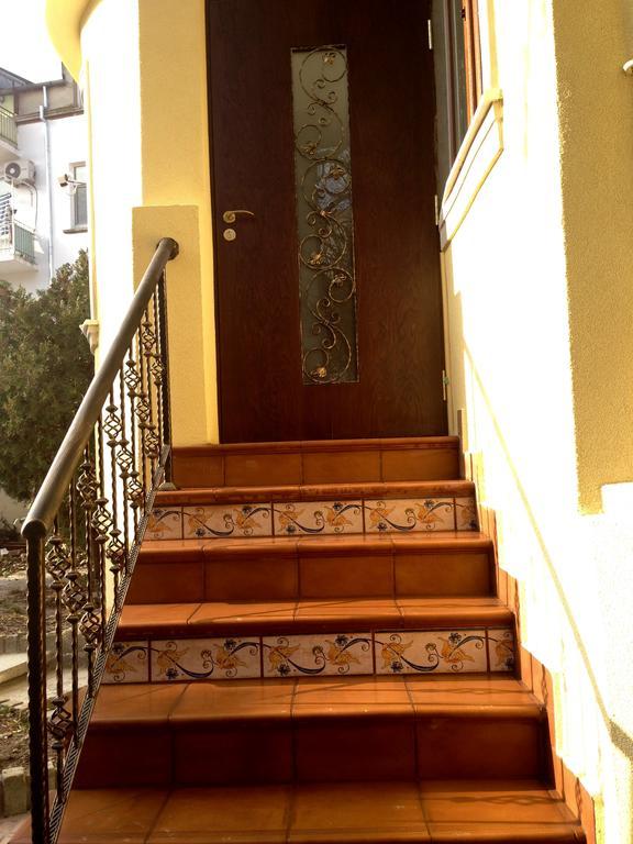 Guest Rooms Maria Luiza Varna Extérieur photo